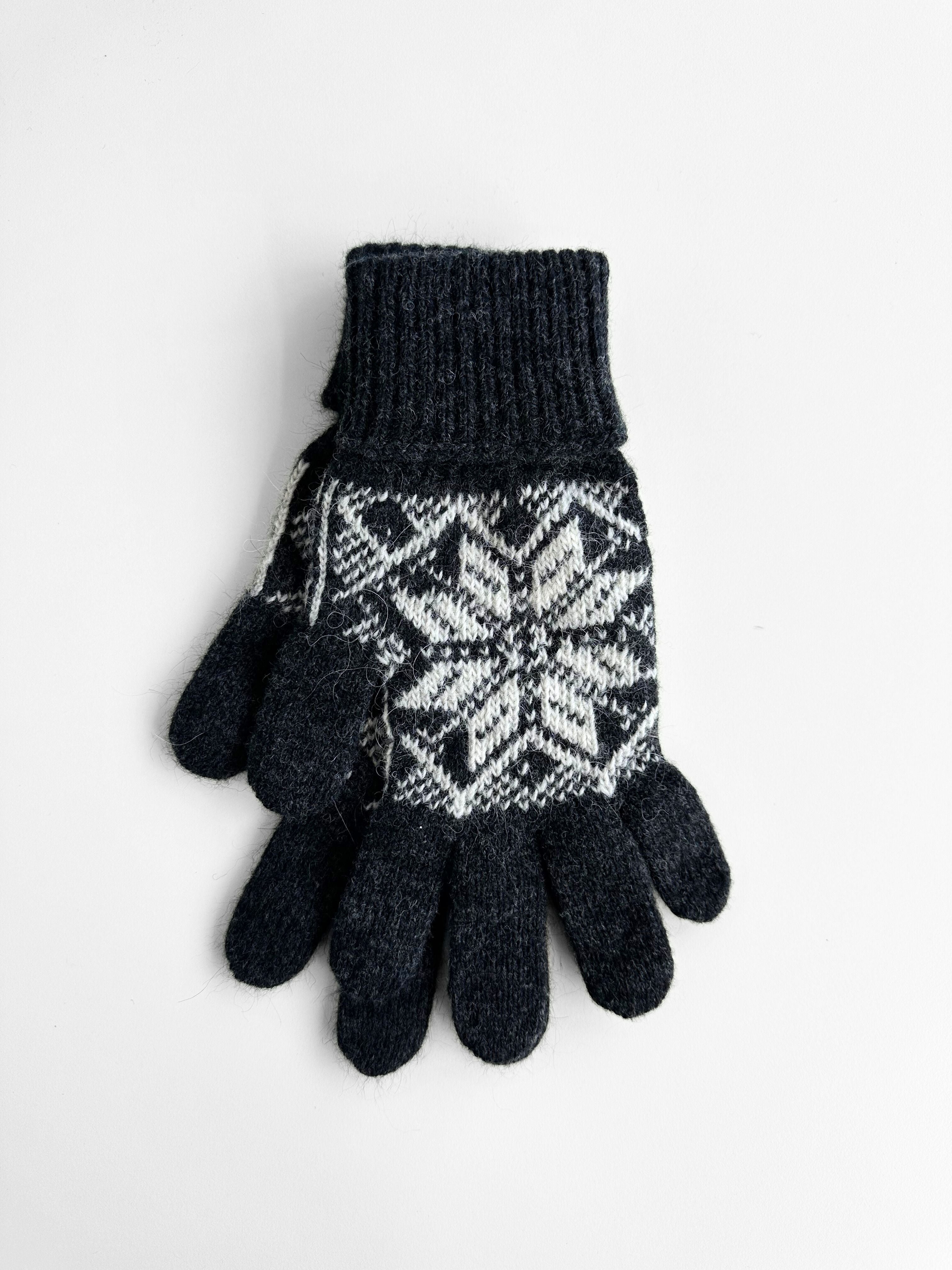 8 Petal Rose Gloves - Grey
